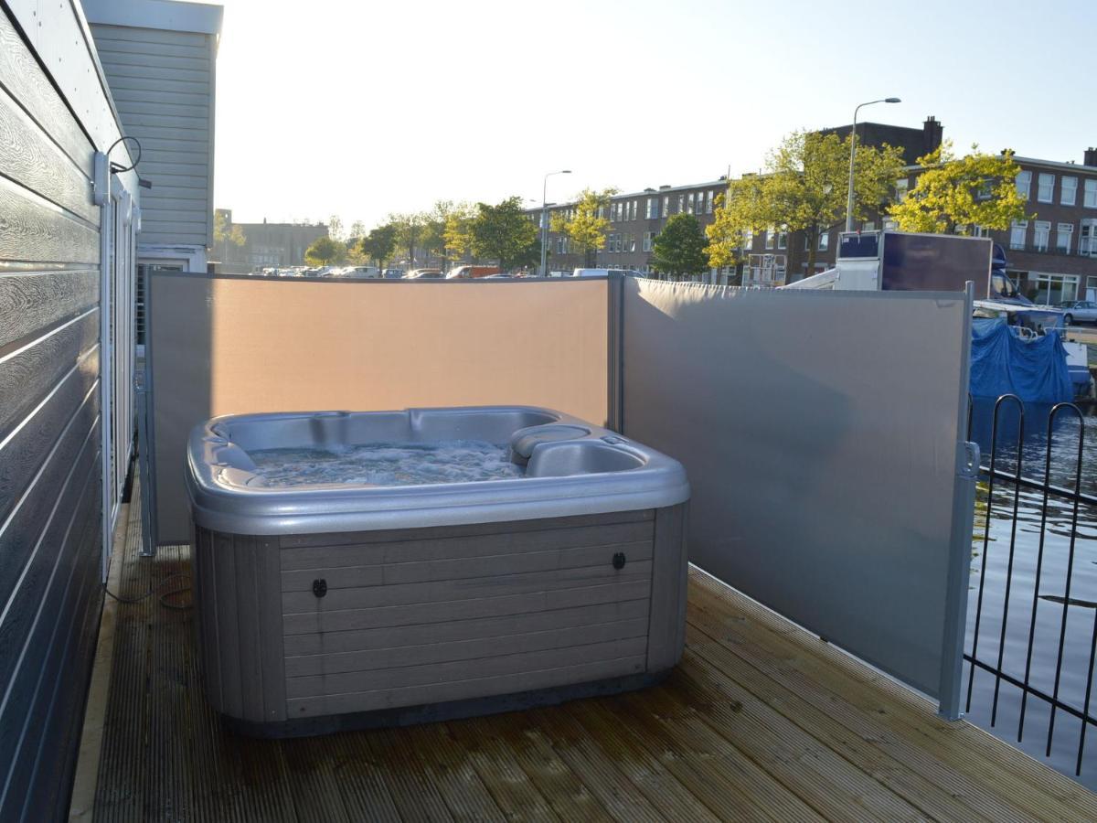 Beautiful Houseboat With Terrace Jacuzzi Hotel Haag Eksteriør billede